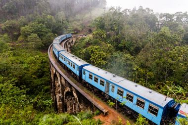 Sri Lanka, Ella dokuz kemerli köprü.
