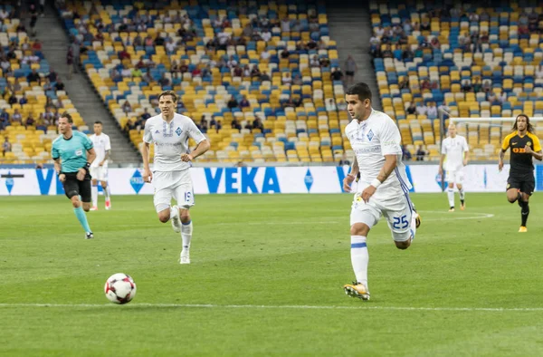 Pertandingan sepak bola Liga Champions Dynamo Kyiv Young Boys — Stok Foto