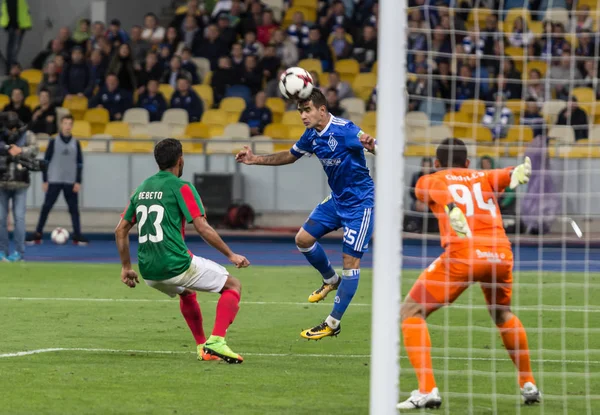 Uefa europa league fussball spiel dynamo kyiv - maritimo — Stockfoto