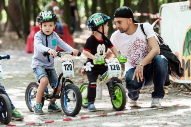 Bisiklet Yarışması'nda genç motorcu