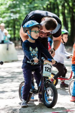 Bisiklet Yarışması'nda genç motorcu