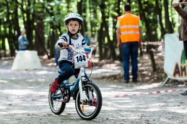 Bisiklet Yarışması'nda genç motorcu