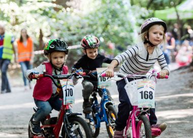 Bisiklet Yarışması'nda genç motorcu