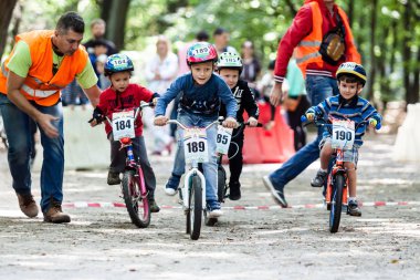 Bisiklet Yarışması'nda genç motorcu