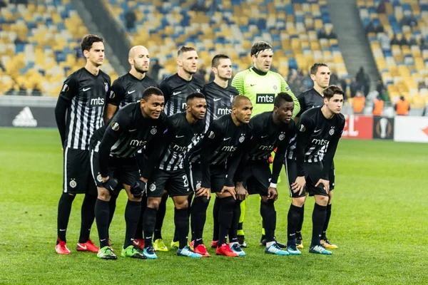 Uefa europa league fussballspiel dynamo kyiv � � � partizan, dece — Stockfoto