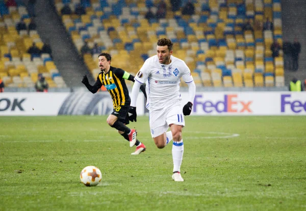 UEFA Europa League voetbalwedstrijd Dynamo Kyiv - Fc-Aek — Stockfoto