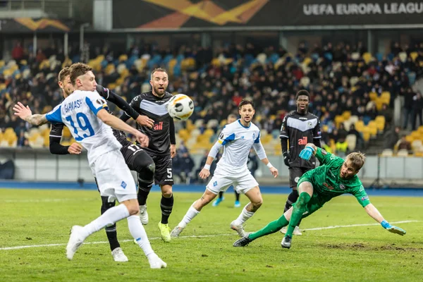 UEFA Europa League partido de fútbol Dinamo Kiev Lugano, diciembre — Foto de Stock