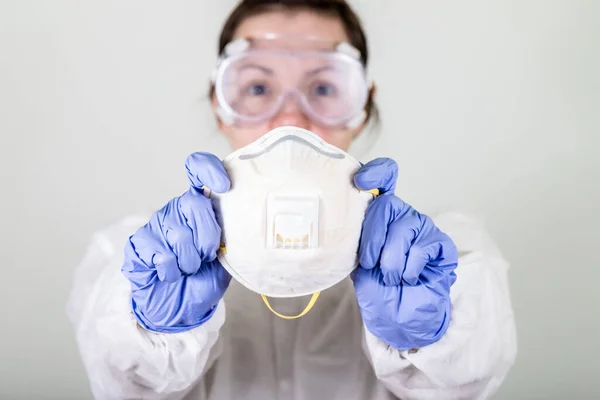 Doctor Protective Wear Holding Special Defence Mask Coronavirus Covid Analyzing — Stock Photo, Image