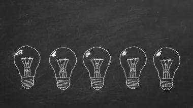 Ampul sırası tahtaya tebeşir çizimi.