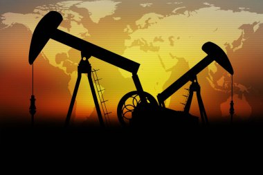 Günbatımı arka planında Dünya haritalı bir yağ pompasının silueti