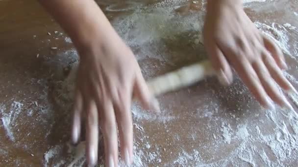 Mani che fanno gnocchi — Video Stock