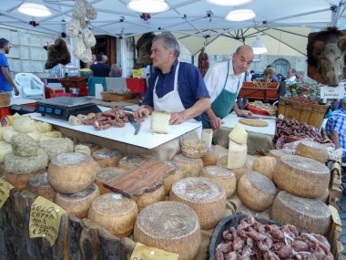 İtalyan peynir satıcı