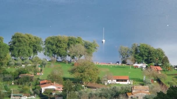 ブラッチャーノ湖上の眺め — ストック動画