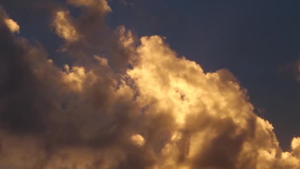 Nuvola drammatica arancione — Video Stock