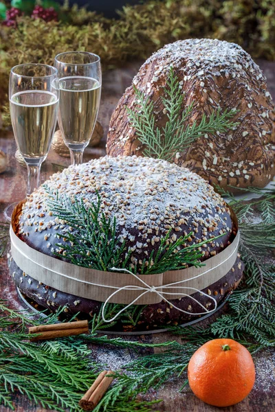 Panettone And Champagne — Stock Photo, Image