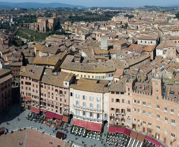 Weergave boven Siena van Torre Del Mangia — Stockfoto