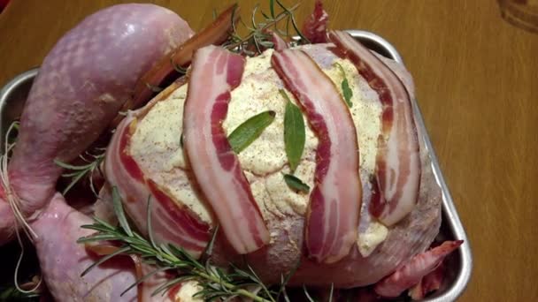 Truthahn zum Braten bereit — Stockvideo