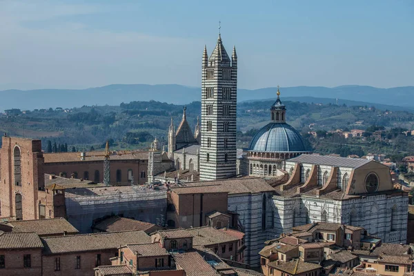 Katedrála v Sieně zobrazení — Stock fotografie