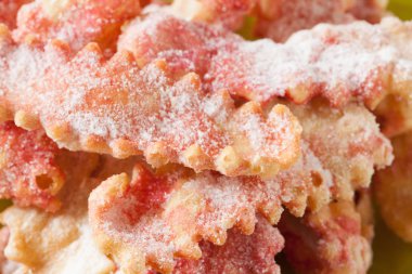 Liquour börek tatlı