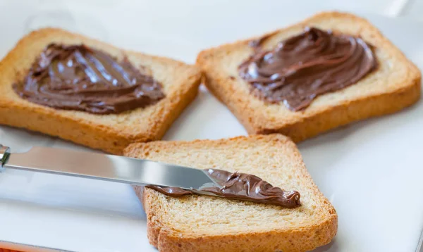 Chocolate en pan tostado — Foto de Stock