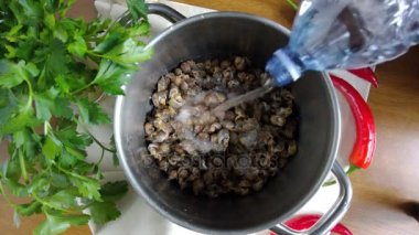 Deniz salyangoz yemek
