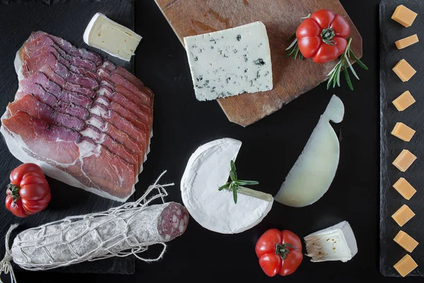 Mix di formaggio e salame — Foto Stock