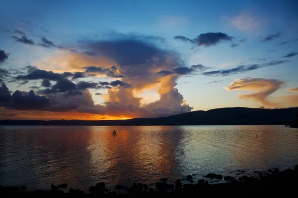 Sonnenuntergang auf dem See — Stockfoto