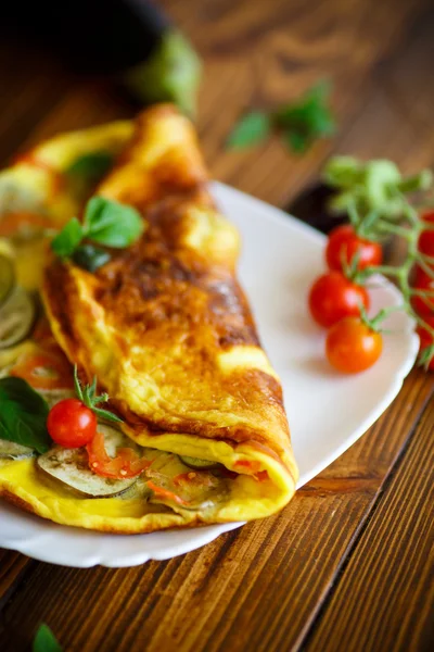 Padlizsán és paradicsom sült omlett — Stock Fotó