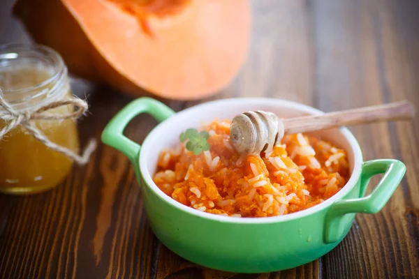 Calabaza hervida con arroz y miel — Foto de Stock