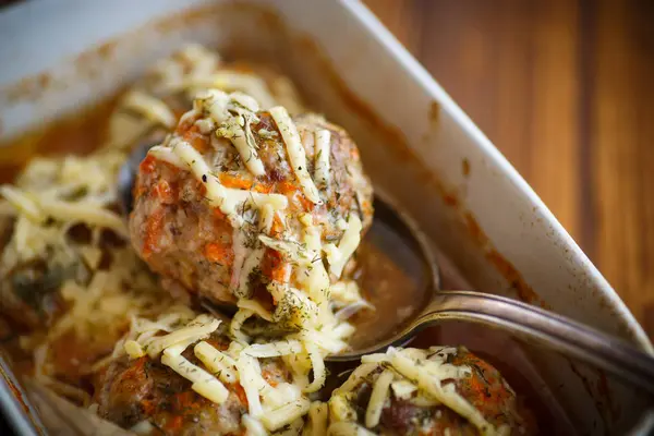 Polpette al vapore carne aggrovigliata con carote — Foto Stock