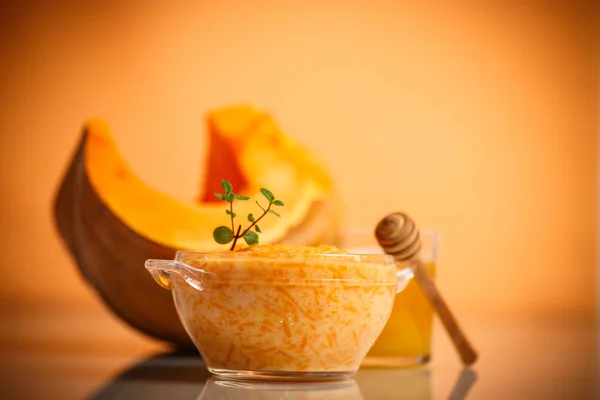 Abóbora fervida com arroz e mel — Fotografia de Stock