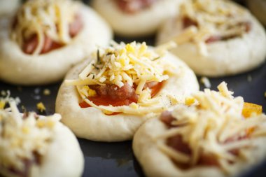 etli çiğ açık börek