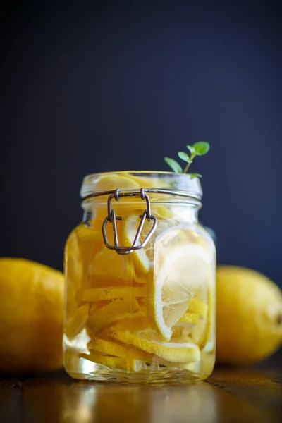Nakládané citrony v cukrovém sirupu — Stock fotografie
