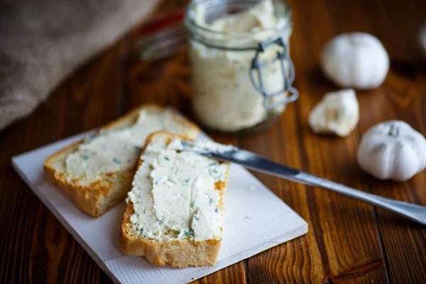 Kızarmış ekmek peynir yapıştırma — Stok fotoğraf