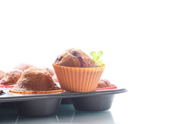 içinde çilek ile tatlı çörek