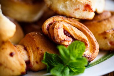 reçel ile tatlı buns