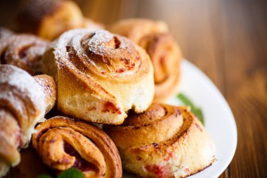 reçel ile tatlı buns