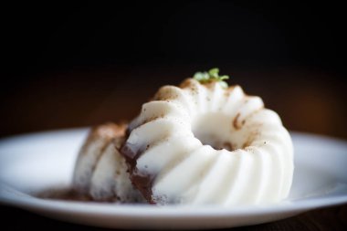 tatlı sütlü çikolata panna cotta