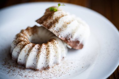tatlı sütlü çikolata panna cotta