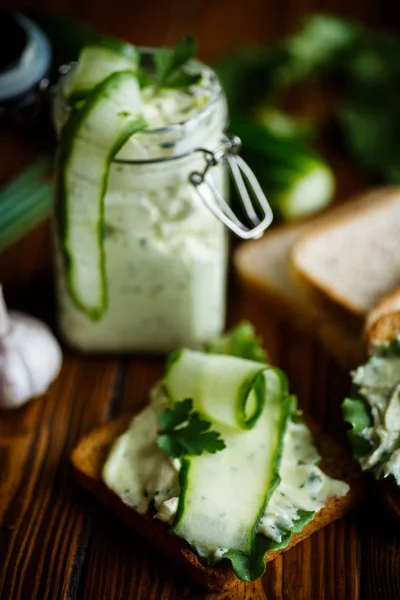 Huevo de queso de pasta con ajo —  Fotos de Stock