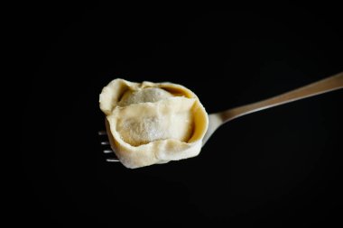 et içinde ile geleneksel çiğ manti