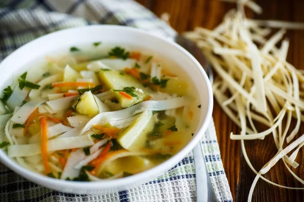 Chicken soup with homemade noodles — Stock Photo, Image