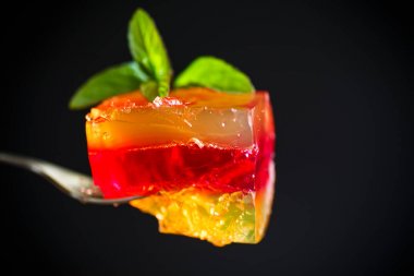 Çok renkli meyve jöle