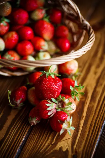 Fresas rojas maduras —  Fotos de Stock