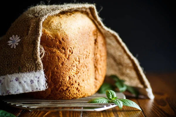 Домашній хліб, спечений — стокове фото