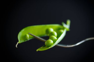 Taze erken yeşil bezelye