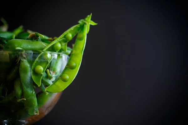 Fresh early green peas — Stock Photo, Image