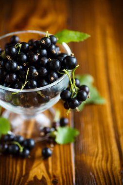 Cam kasede siyah frenk üzümü.