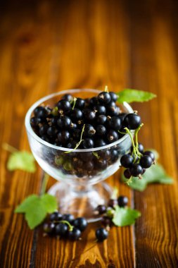 Cam kasede siyah frenk üzümü.
