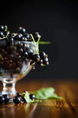 Cam kasede siyah frenk üzümü.